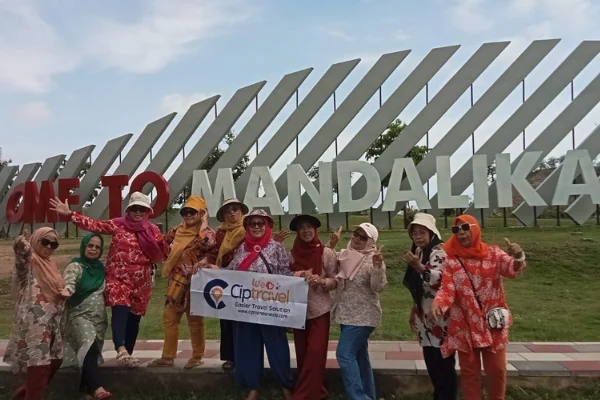 Ciptadrive Customer Testimonial, Photo Galley With Banner Ciptravels